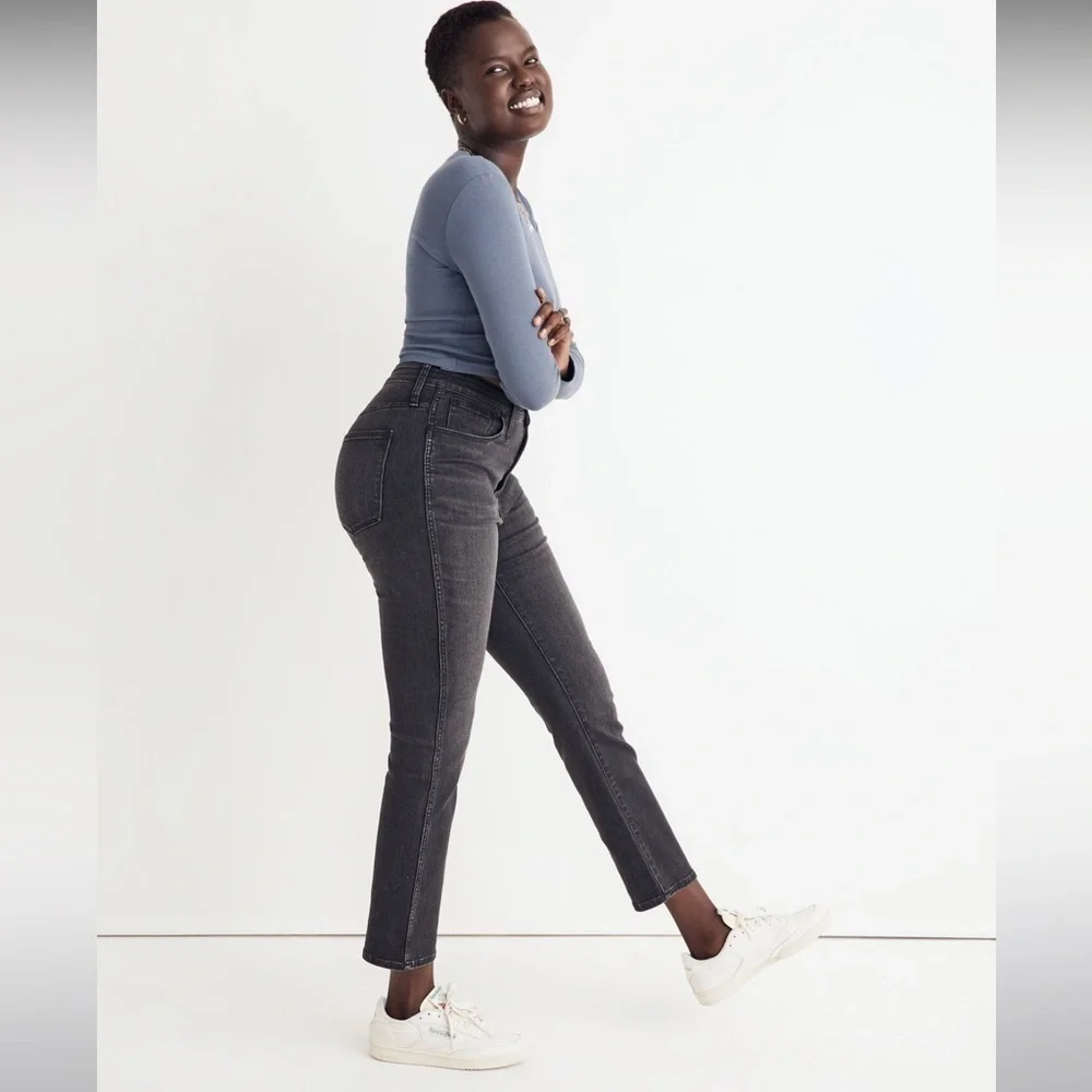Madewell Curvy High-Rise Slim Straight Jeans in Richgrove wash